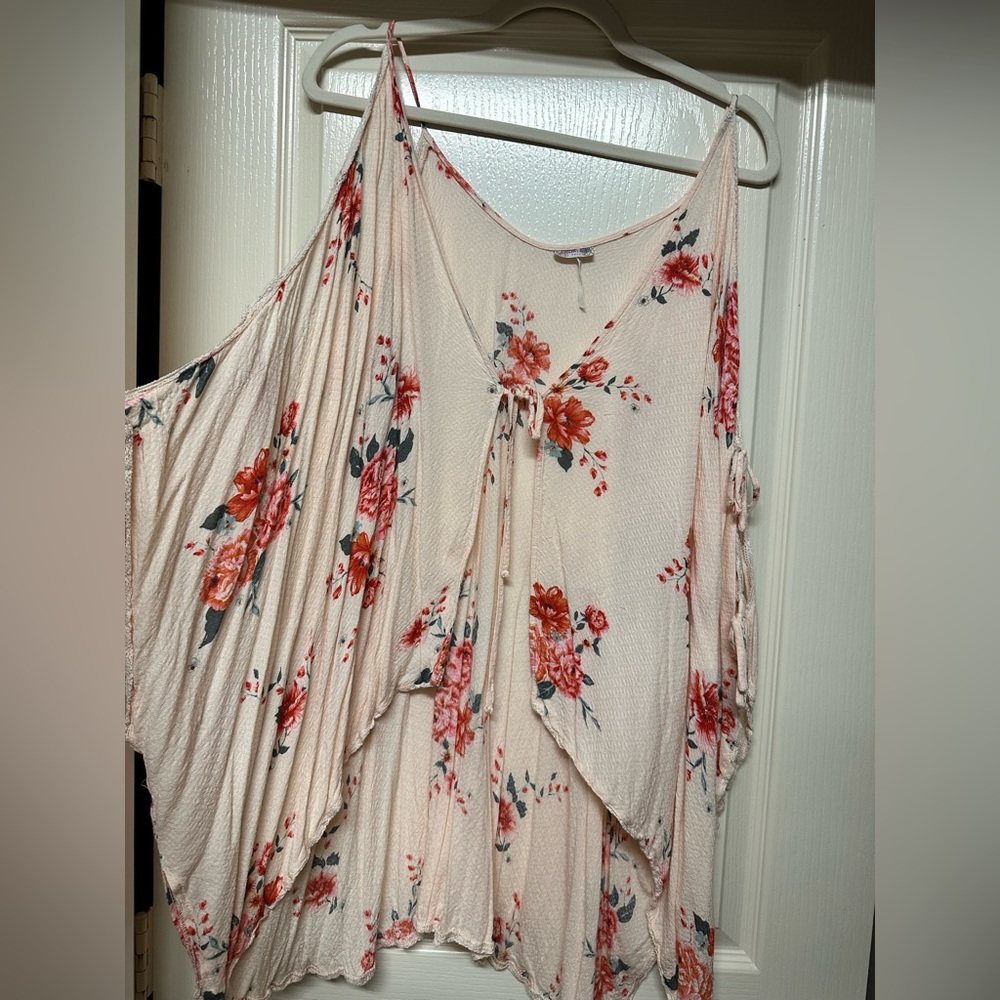 FREE PEOPLE COVER- perfect for over tops or dresses SMALL